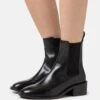 Pier One Leather- Botines - Black