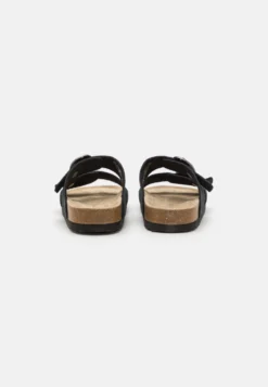 Pier One Leather - Sandalias Planas - Black -Pier One 42a4a695c5404f3995224293e4121e52 scaled