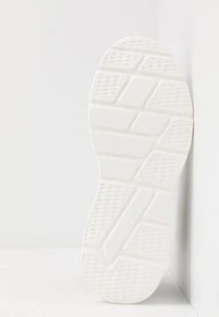 Pier One Zapatillas Altas - Black/White 11 Pier One Zapatillas Altas - Black/White -Pier One 52b5e07059e148baa03e0194b33ba8c5