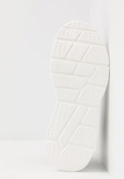 Pier One Zapatillas Altas - Black/White -Pier One 52b5e07059e148baa03e0194b33ba8c5 scaled