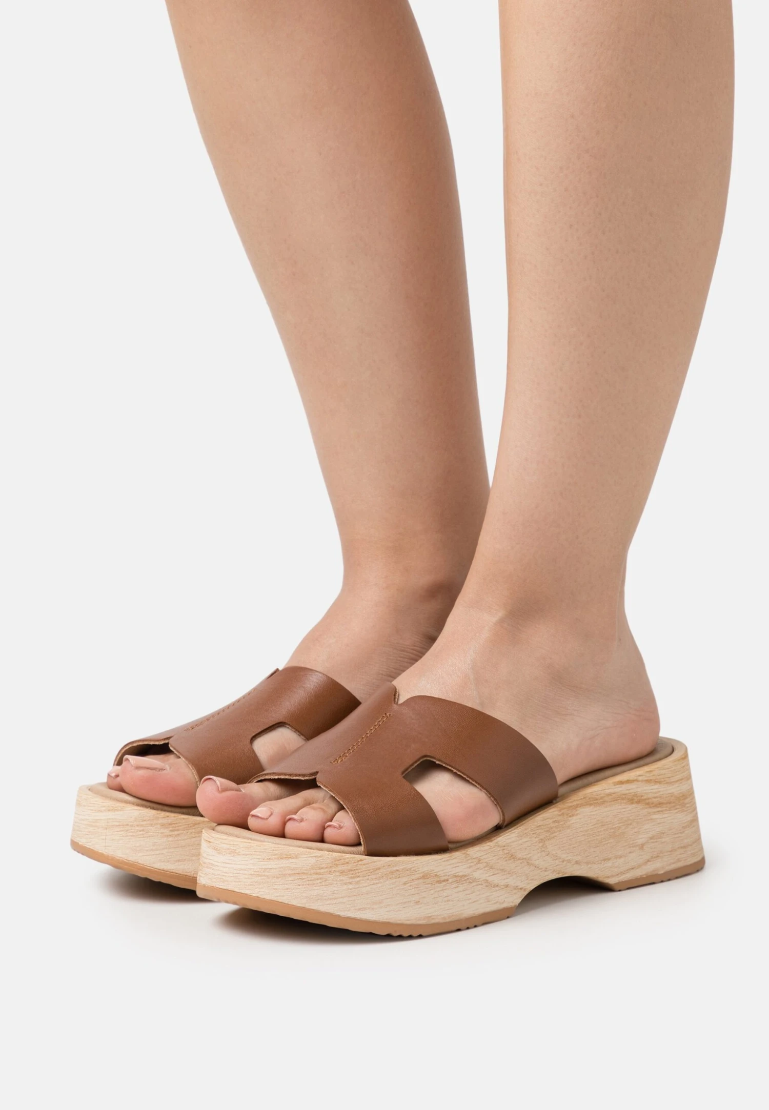 Pier One Leather - Zuecos - Cognac 1 Pier One Leather - Zuecos - Cognac