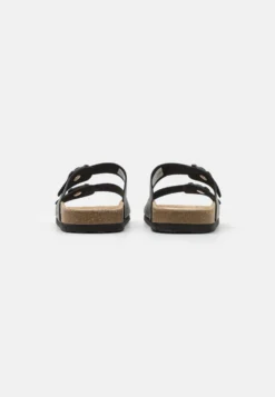 Pier One Leather Unisex - Sandalias Planas - Black -Pier One 78db4dd14a8d4857820f33ef21310d89 scaled