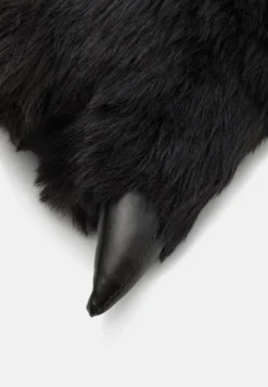 Pier One Pantuflas - Black -Pier One 796914552fcb4fcaac1e33068a36c27f scaled