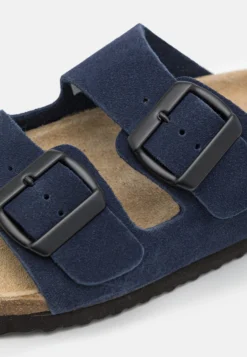 Pier One Leather Unisex - Pantuflas - Dark Blue -Pier One a5a88158e25a4eb4b3e59dc262861c25 scaled